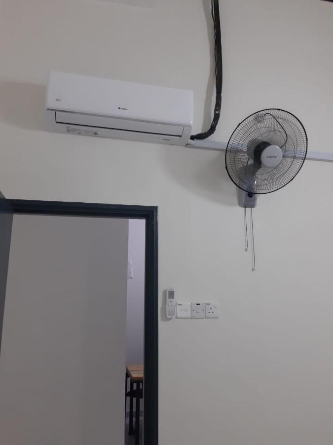 Rumah Armand Melaka 4Br Fully Aircond Exterior photo
